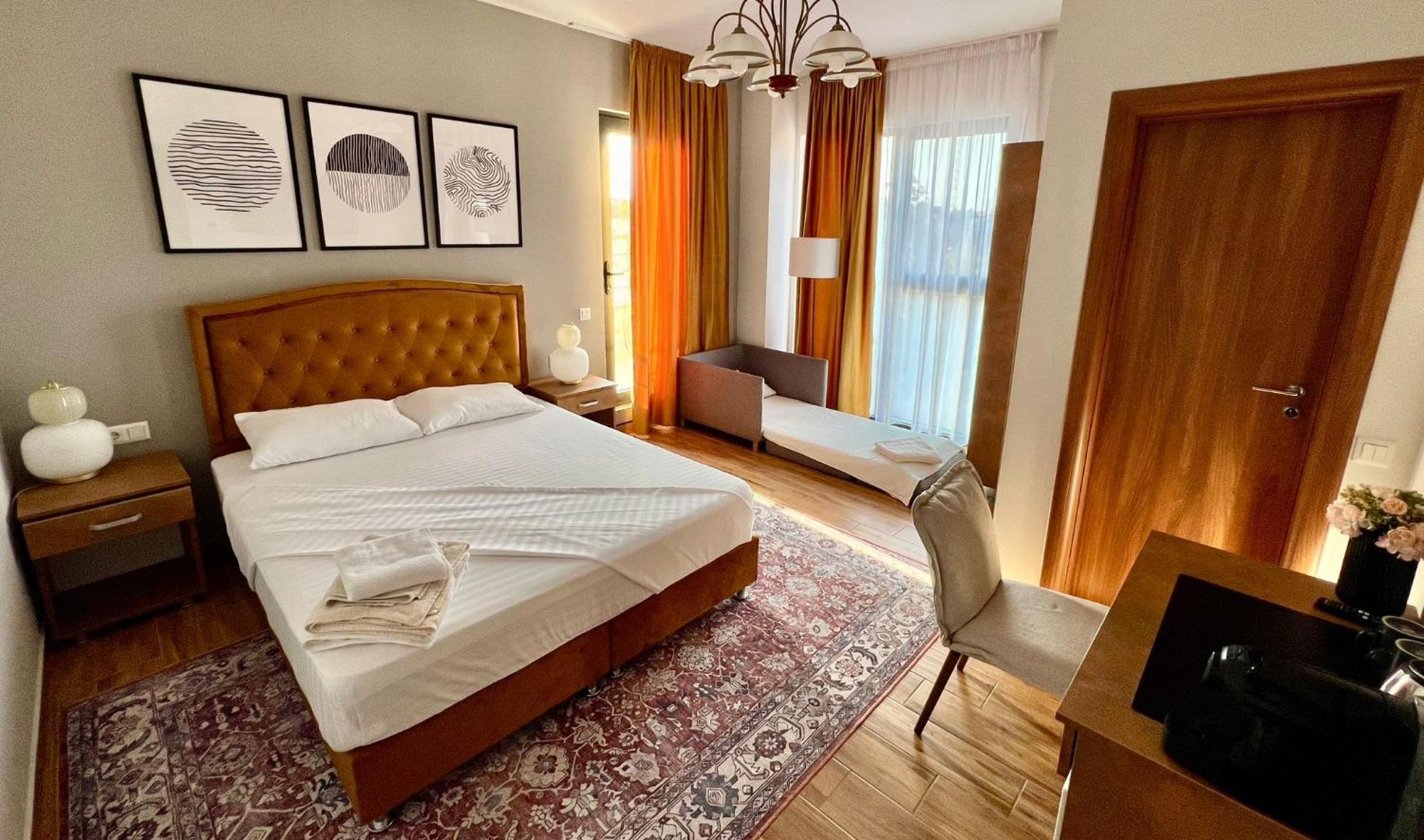 Hotel Fantazia Oradea - Self Check In & Out 외부 사진